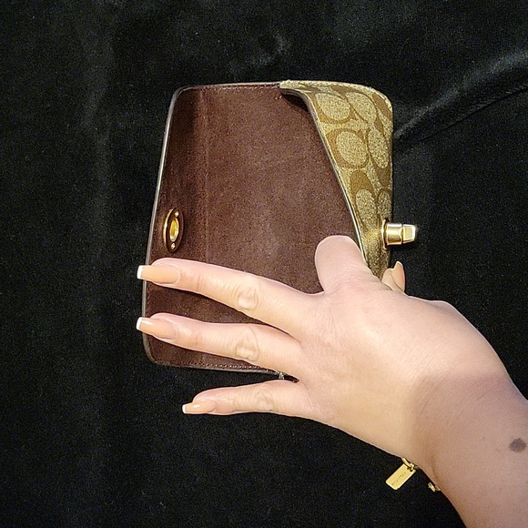 Coach Sunglasses Case - Picture 4 of 5